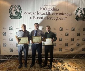 ULD “Srndać 1920”, predsjednik Dževahid Dedić te počasni članovi Ćurt i Dlakić, odlikovani povodom 100 godina Saveza lovačkih udruženja u BiH