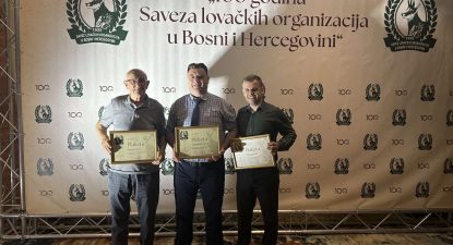 ULD “Srndać 1920”, predsjednik Dževahid Dedić te počasni članovi Ćurt i Dlakić, odlikovani povodom 100 godina Saveza lovačkih udruženja u BiH